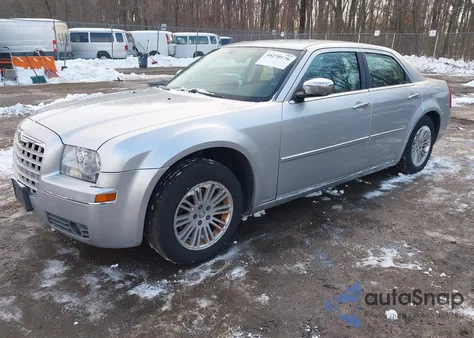 2010 Chrysler 300 Touring/Signature Series/Executive Series z USA, uszkodzony, nr VIN 2C3CA5CV8AH122749
